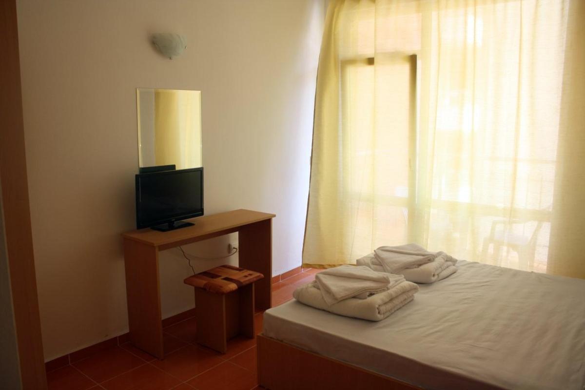 Guest Rooms Venera Primorsko Dış mekan fotoğraf