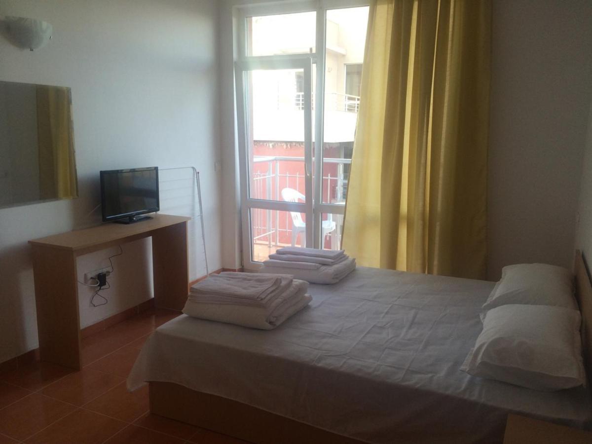 Guest Rooms Venera Primorsko Dış mekan fotoğraf