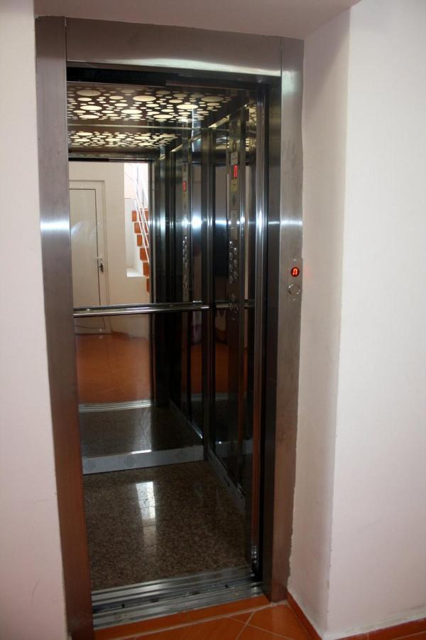 Guest Rooms Venera Primorsko Dış mekan fotoğraf
