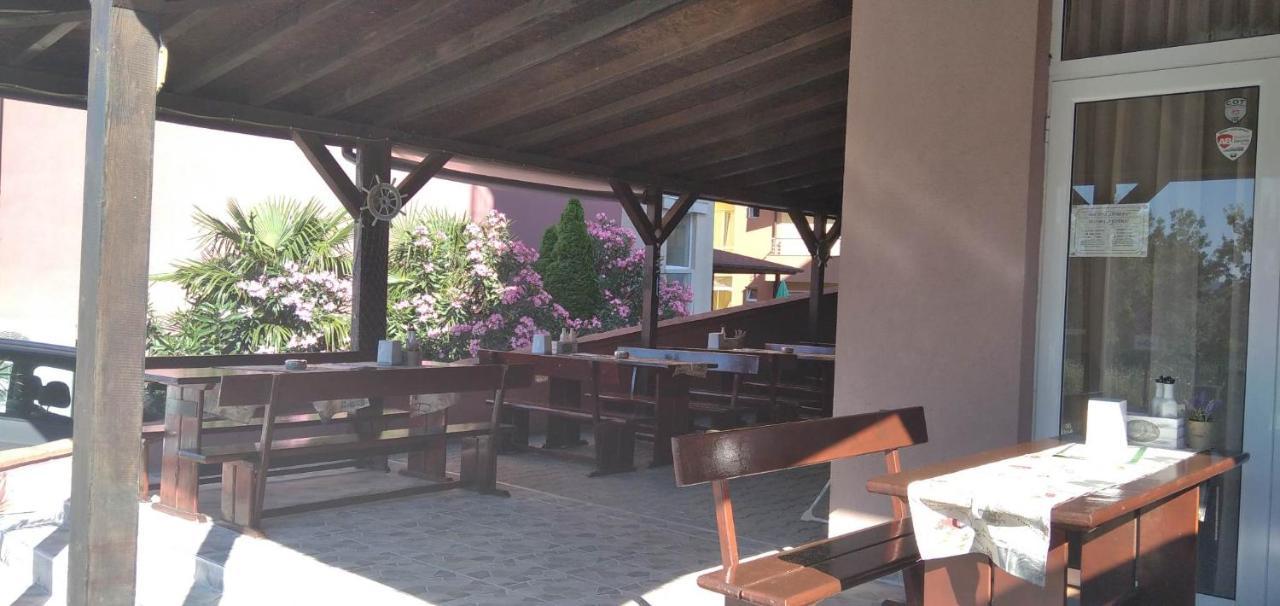 Guest Rooms Venera Primorsko Dış mekan fotoğraf