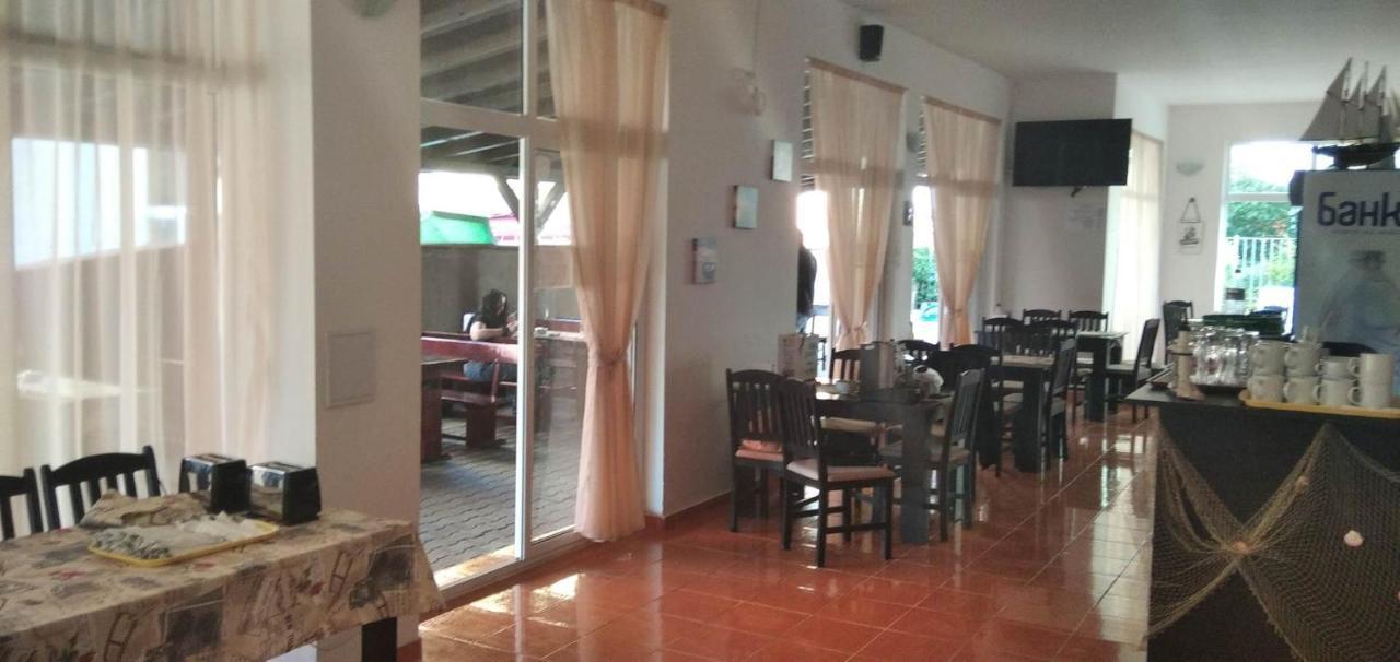 Guest Rooms Venera Primorsko Dış mekan fotoğraf